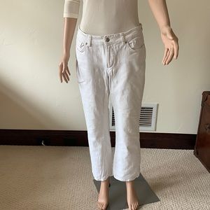 NYDJ Jeans. Size 8P. White. 28” inseam